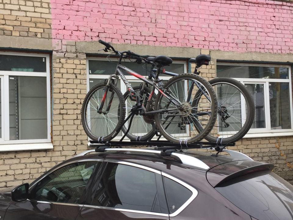 Аренда: Крепеж для перевозки велосипеда на крыше машины